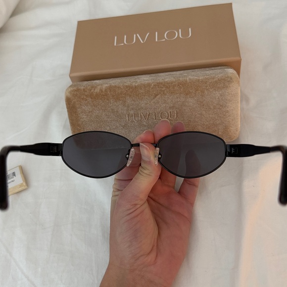 Luv Lou Boston sunglasses- black - Picture 6 of 6